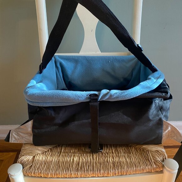 Kurgo Rover Booster Seat for Cars for Small Dogs and Puppies Under 30 lbs. - Picture 3 of 3